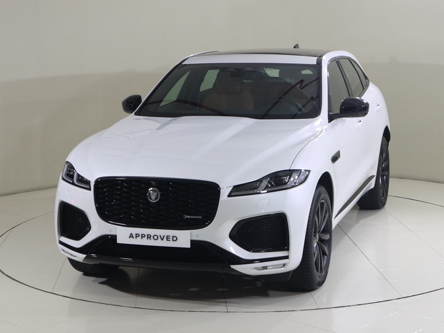 Jaguar F-pace R-dynamic Se 2025 in uae