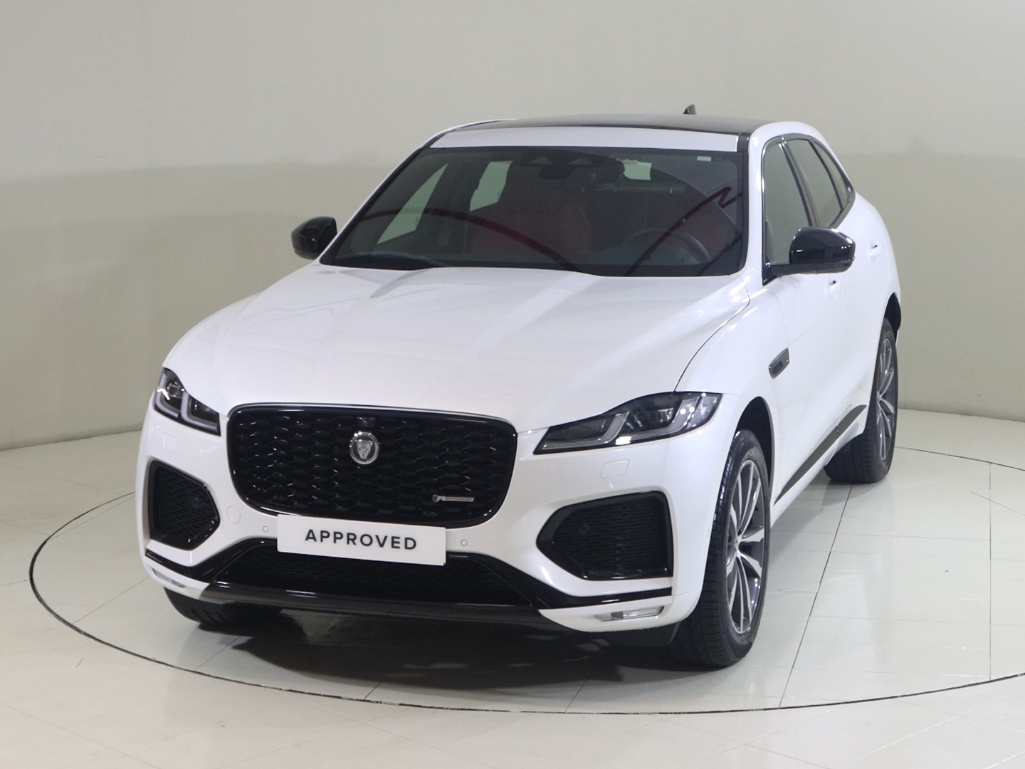 Jaguar F-pace R-dynamic Se 2025 in uae