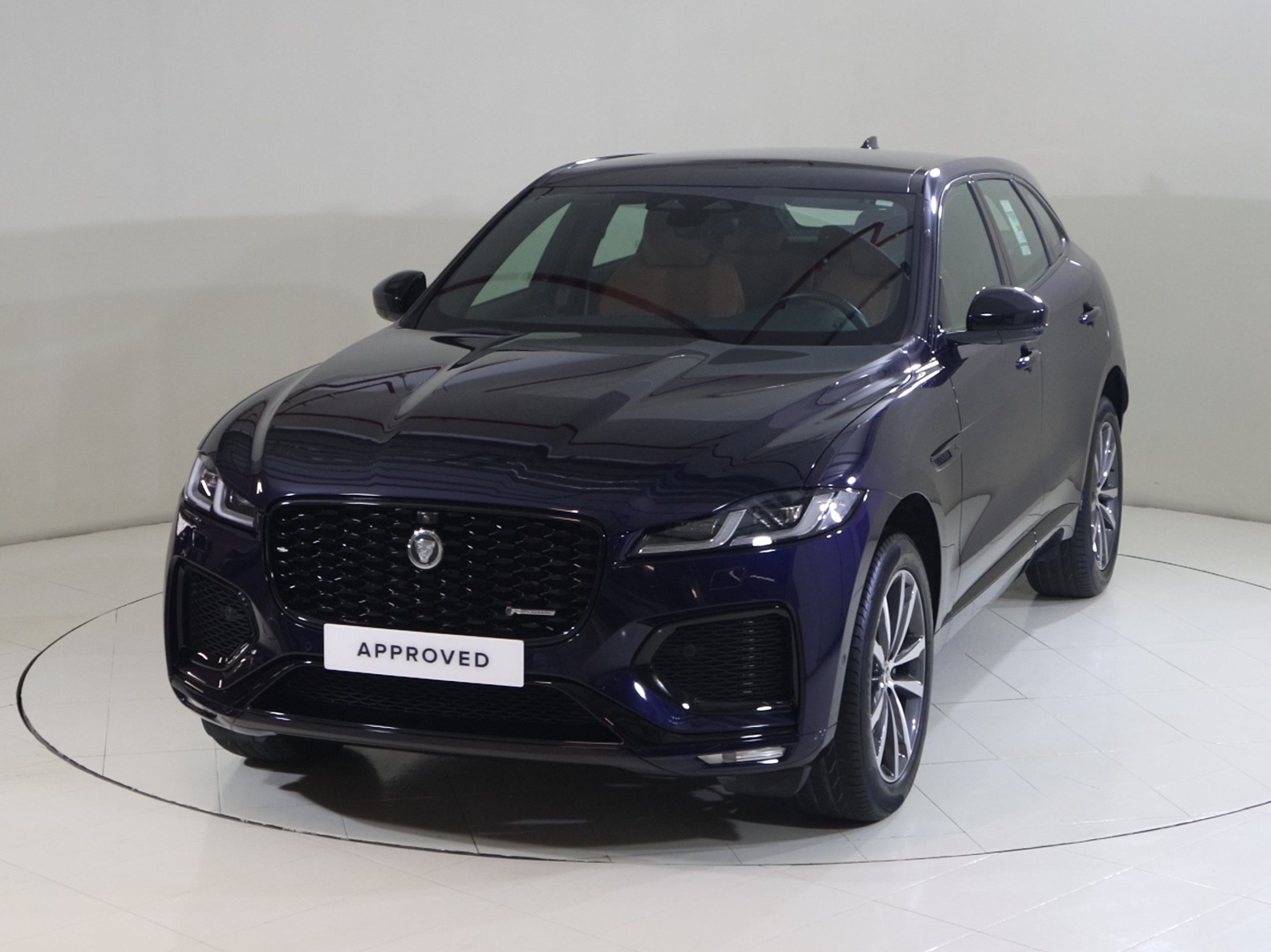 Jaguar F-pace R-dynamic Se 2025 in uae