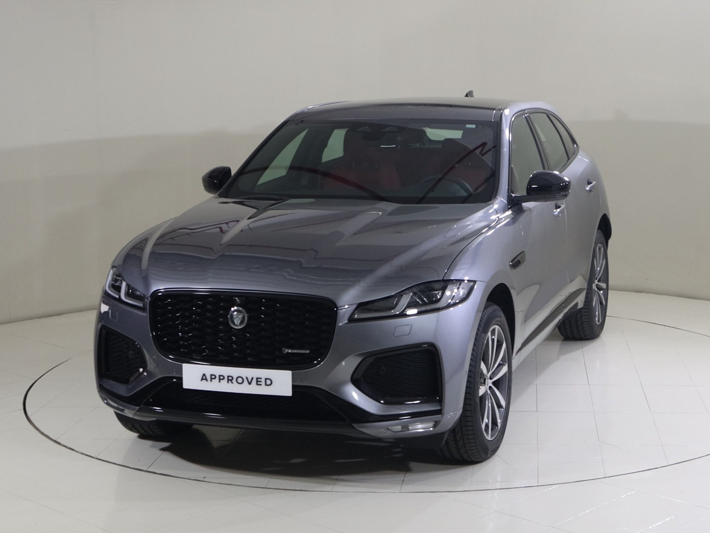 Jaguar F-pace R-dynamic Se 2025 in uae